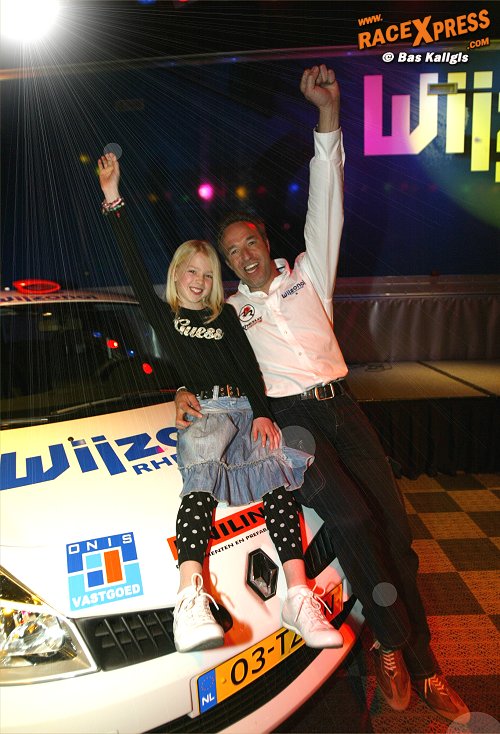 Ook Tom Coronel juicht voor Wijzonol Rhesus Racing Team